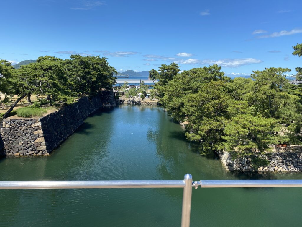 高松城石垣からの景色