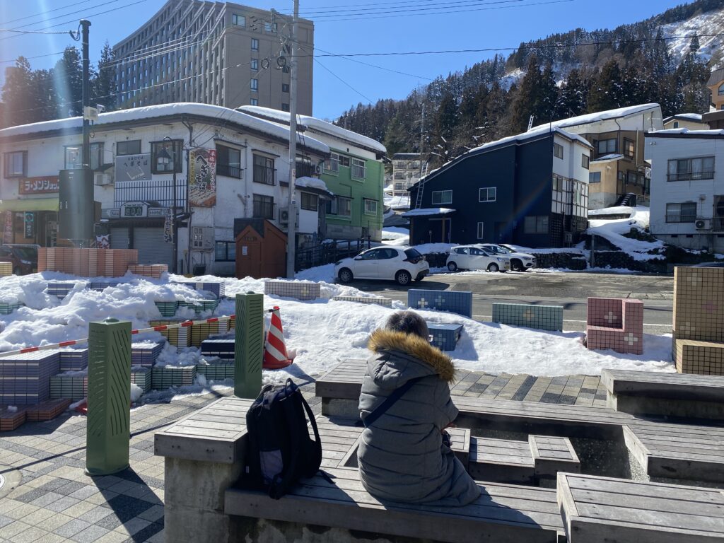 越後湯沢駅西口足湯